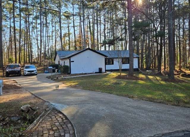 Property at 135 Windy Hill Rd, Fayetteville, GA 30214, 3 beds, 2 baths