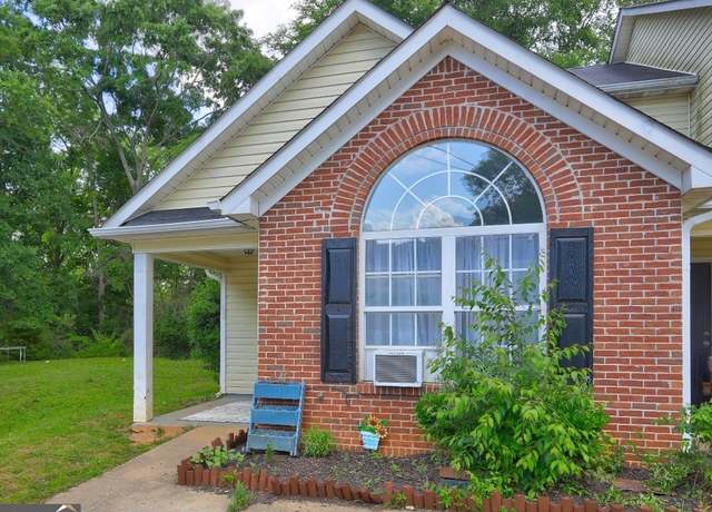 Property at 172 Evergreen Dr, Jackson, GA 30233, 3 beds, 2 baths