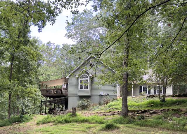 Property at 987 Peaceful Valley Dr, Cleveland, GA 30528, 4 beds, 2.5 baths