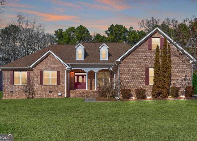 Property at 2508 Falcon Dr, Dalton, GA 30721, 4 beds, 3 baths