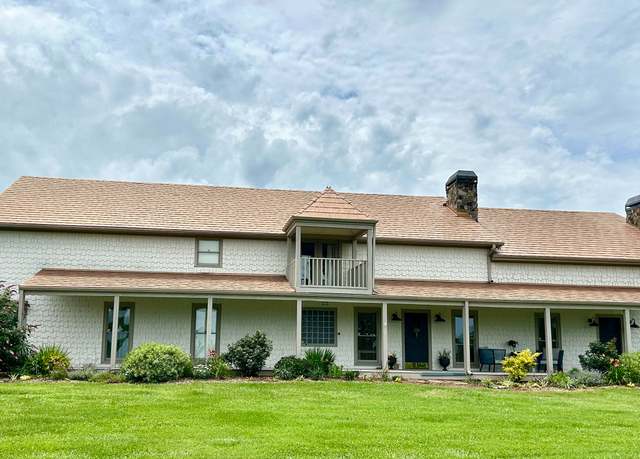 Property at 2838 Skitts Mountain Rd, Cleveland, GA 30528, 4 beds, 4 baths