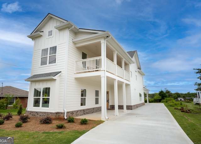 Property at 157 Lagrange St, Newnan, GA 30263, 4 beds, 3 baths
