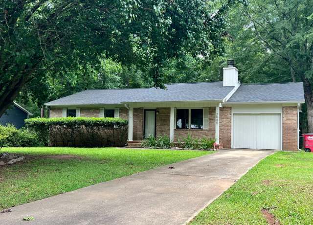 Property at 2045 Greentree Pkwy, Macon, GA 31220, 3 beds, 2 baths