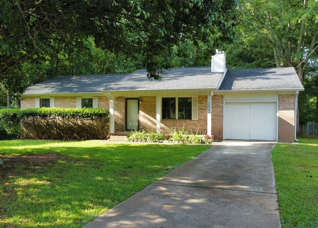 Property at 2045 Greentree Pkwy, Macon, GA 31220, 3 beds, 2 baths