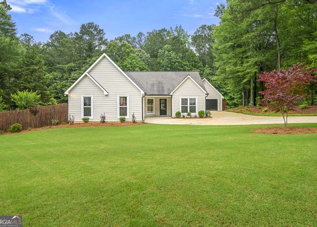 Property at 130 Miller Ct, Senoia, GA 30276, 3 beds, 2 baths