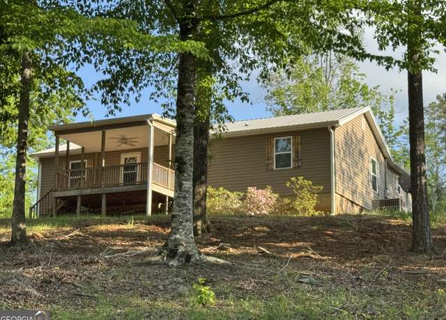 Property at 829 Pointe South Dr, Lineville, AL 36266, 3 beds, 2 baths