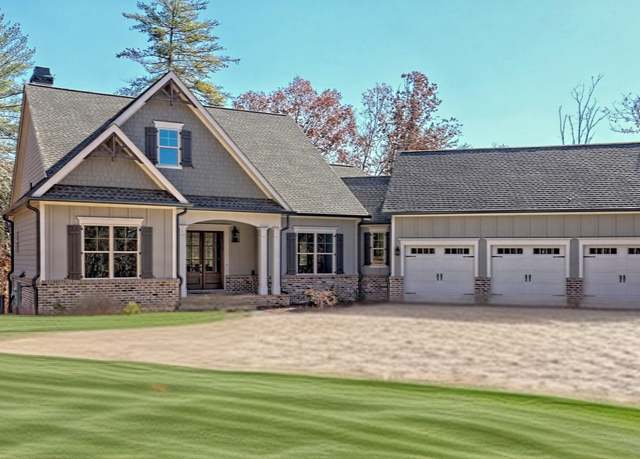 Property at 101 Yates Ct, Clarkesville, GA 30523, 4 beds, 4.5 baths