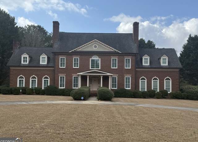 Property at 1621 Maple Dr, Griffin, GA 30224, 5 beds, 3.5 baths