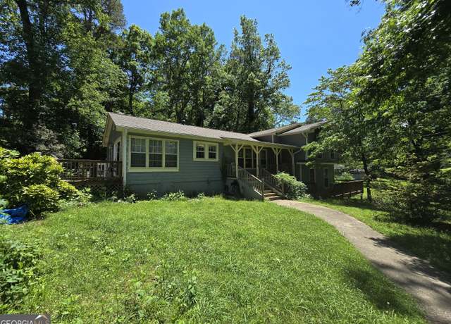 Property at 302 Morningside Dr, Clarkesville, GA 30523, 5 beds, 2 baths