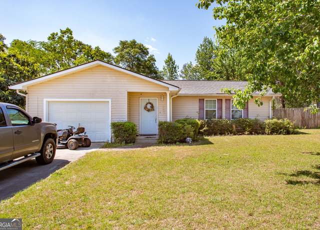 Property at 1621 Meadowood Dr, Waycross, GA 31503, 3 beds, 2 baths