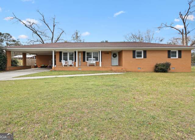 Property at 280 S Lewis St, Metter, GA 30439, 3 beds, 2 baths