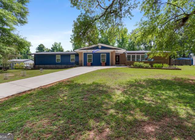 Property at 105 Old Fort Rd, Athens, GA 30606, 5 beds, 3 baths