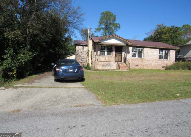 Property at 949 Ponce De Leon Cir N, Macon, GA 31206, 3 beds, 1.5 baths