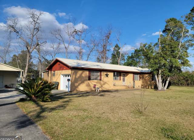 Property at 210 College St, Adrian, GA 31002, 3 beds, 1.5 baths