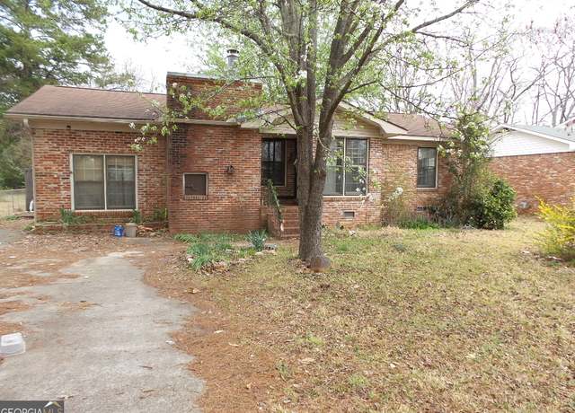 Property at 305 S 14th Ave, Lanett, AL 36863, 4 beds, 2 baths