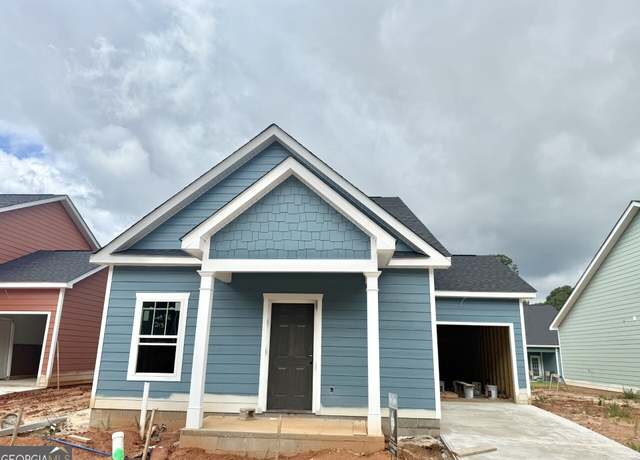 Property at 213 Lenox Cir, Lagrange, GA 30241, 3 beds, 2 baths