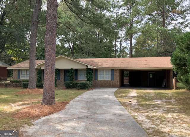 Property at 216 Henderson St, Statesboro, GA 30458, 3 beds, 1 bath