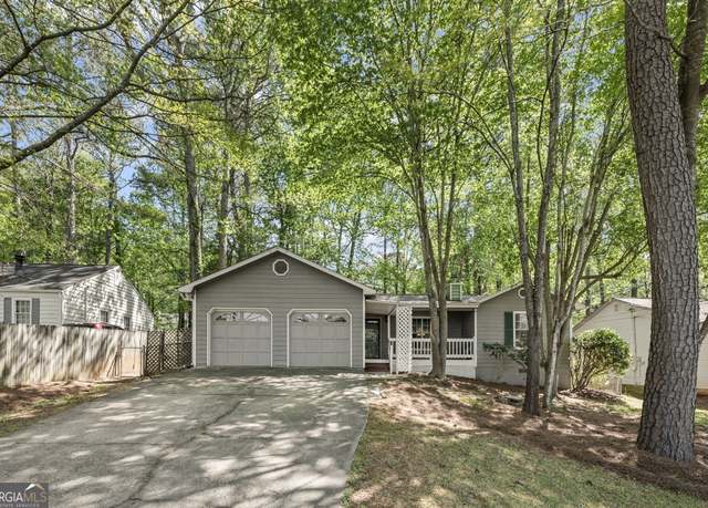 Property at 385 Lakeshore Dr, Stockbridge, GA 30281, 3 beds, 2 baths