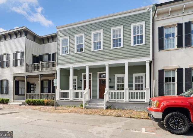 Property at 537 E Congress St, Savannah, GA 31401, 4 beds, 4 baths