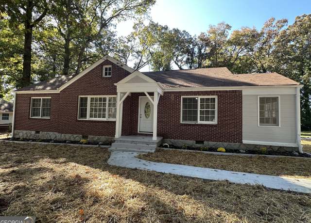 Property at 718 N Hairston Rd, Stone Mountain, GA 30083, 3 beds, 1.5 baths