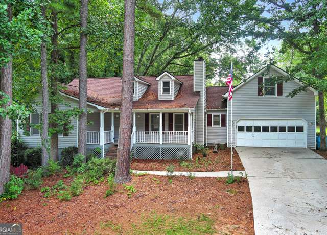 Property at 136 Crown Forest Dr, Mcdonough, GA 30252, 3 beds, 2 baths