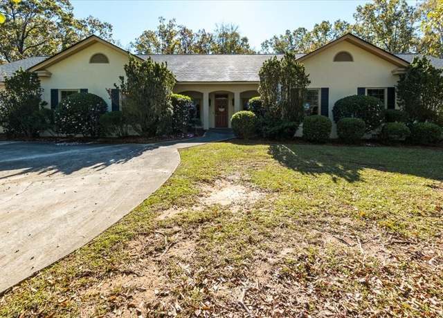 Property at 667 Herring Dr, Macon, GA 31204, 4 beds, 4.5 baths
