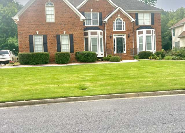 Property at 12043 Olmstead Dr, Fayetteville, GA 30215, 7 beds, 4 baths
