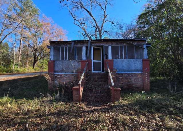 Property at 1045 N Wilkinson St, Milledgeville, GA 31061, 2 beds, 1 bath