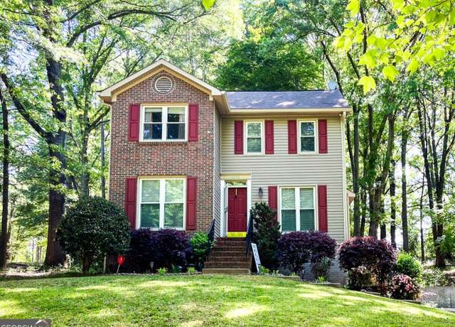 Property at 110 Cedar Creek Ct, Fayetteville, GA 30215, 3 beds, 2.5 baths