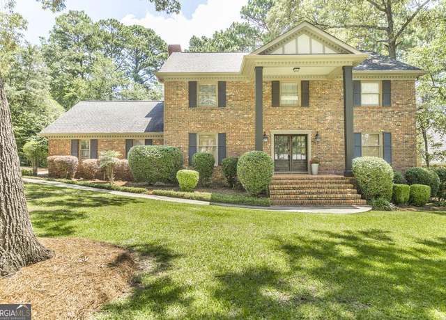 Property at 107 Fernwood Dr, Warner Robins, GA 31088, 5 beds, 3.5 baths
