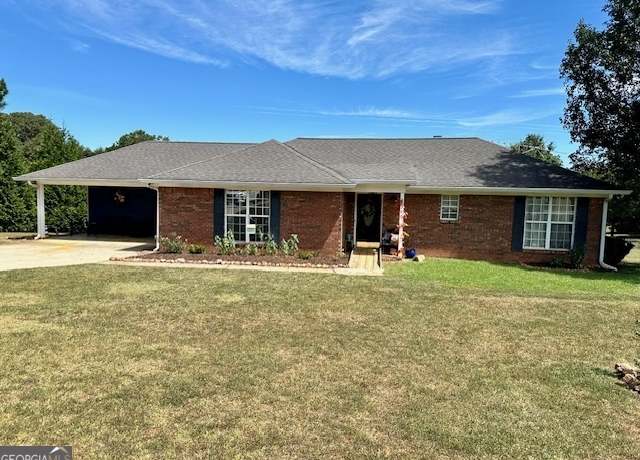 Property at 300 Springdale Dr, Pine Mountain, GA 31822, 3 beds, 2 baths
