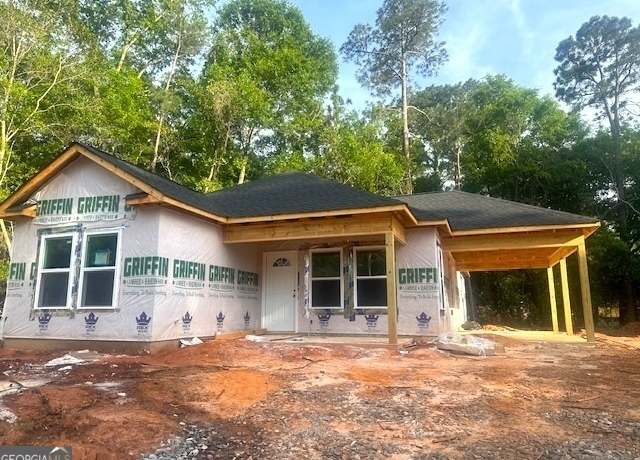 Property at 327 Peach Cir, Fort Valley, GA 31030, 3 beds, 2 baths