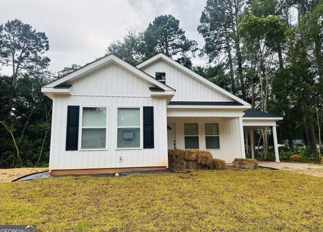 Property at 327 Peach Cir, Fort Valley, GA 31030, 3 beds, 2 baths