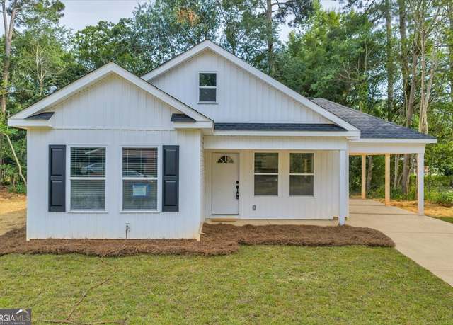 Property at 327 Peach Cir, Fort Valley, GA 31030, 3 beds, 2 baths