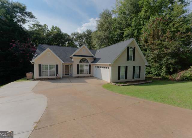 Property at 4156 Evian Way, Gainesville, GA 30507, 3 beds, 2 baths