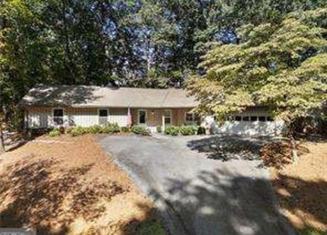 Property at 5231 Seaton Dr, Atlanta, GA 30338, 3 beds, 2 baths