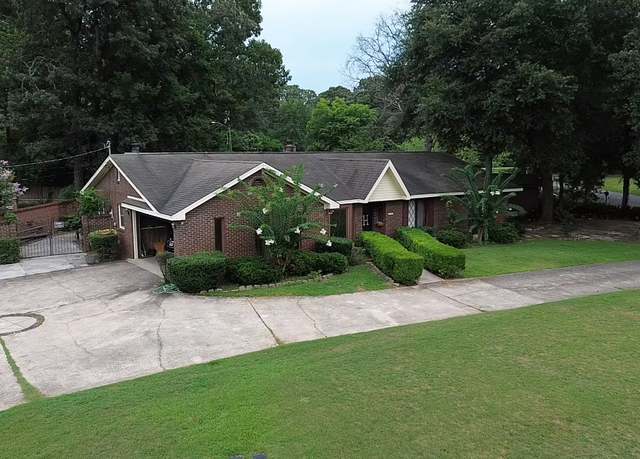 Property at 204 Tanglewood Dr, Warner Robins, GA 31093, 3 beds, 2 baths