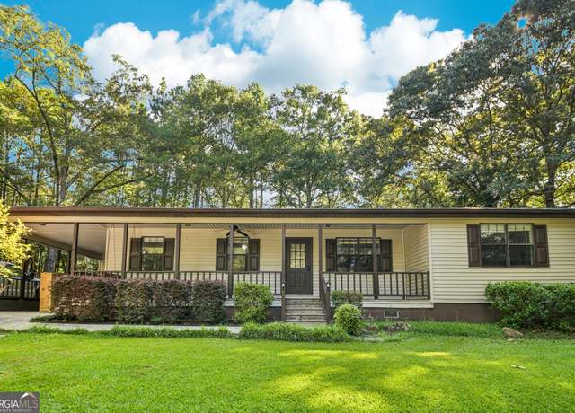 Property at 415 Tussahaw Point Dr, Jackson, GA 30233, 3 beds, 2 baths