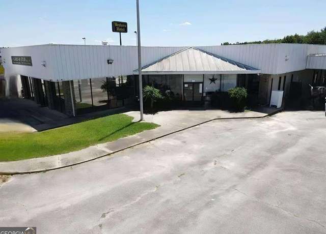 Property at 217 Ocilla Hwy Unit UNK, Fitzgerald, GA 31750, 1 bed, 2 baths
