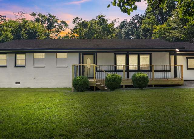 Property at 108 Avis Dr, Dalton, GA 30721, 3 beds, 2 baths