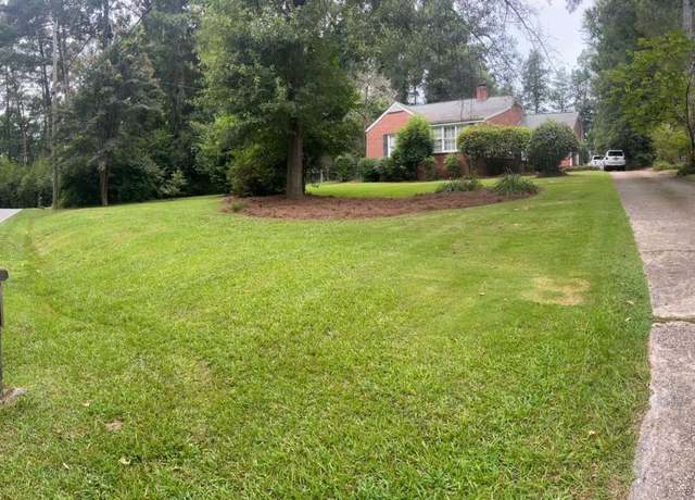Property at 241 Lakeside Dr NE, Milledgeville, GA 31061, 3 beds, 2 baths