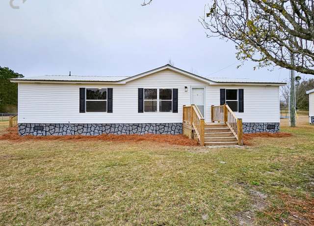 Property at 226 Glem Dr, Thomasville, GA 31757, 3 beds, 2 baths
