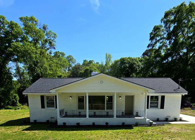 Property at 109 Bowers St, Royston, GA 30662, 4 beds, 3 baths