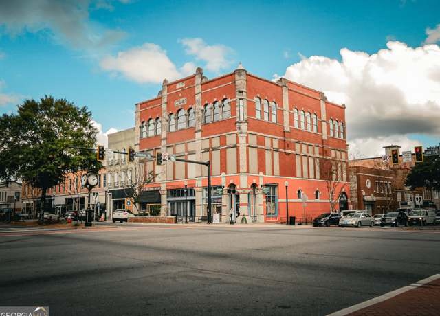 Property at 102 N Hill St #303, Griffin, GA 30223, 1 bed, 1.5 baths