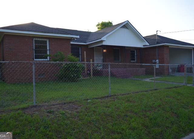 Property at 3481 Hillcrest Ave, Macon, GA 31204, 3 beds, 2 baths