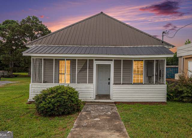 Property at 324 W Line St, Calhoun, GA 30701, 2 beds, 1 bath