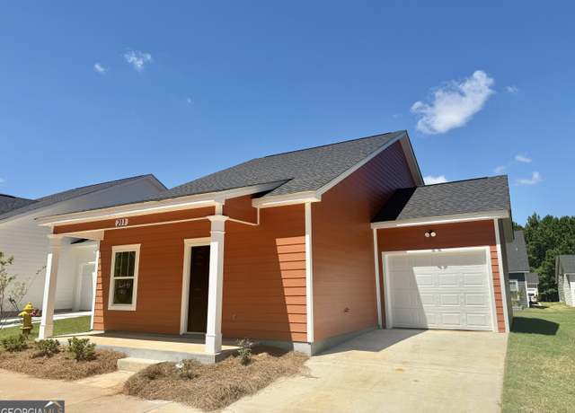 Property at 211 Lenox Cir, Lagrange, GA 30241, 3 beds, 2 baths