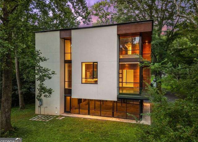 Property at 2105 Fairhaven Cir NE, Atlanta, GA 30305, 2 beds, 2 baths