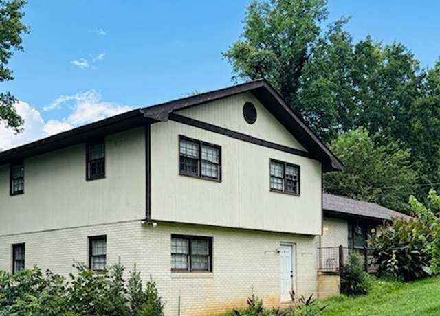 Property at 169 Esta St, Cornelia, GA 30531, 5 beds, 3 baths