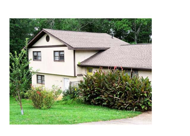 Property at 169 Esta St, Cornelia, GA 30531, 5 beds, 3 baths